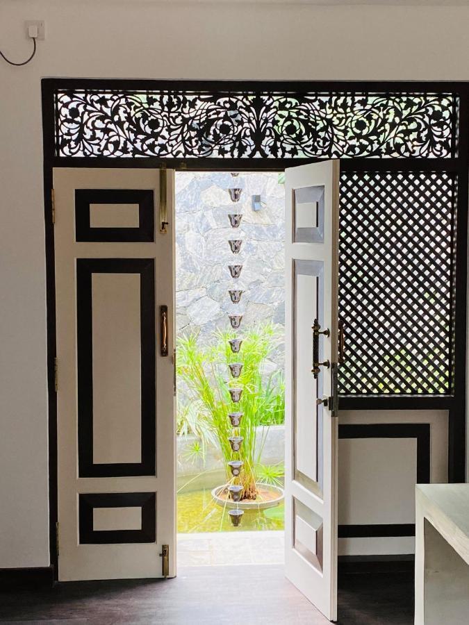 Thaprobana Villa Tangalle - Private Villa Bagian luar foto