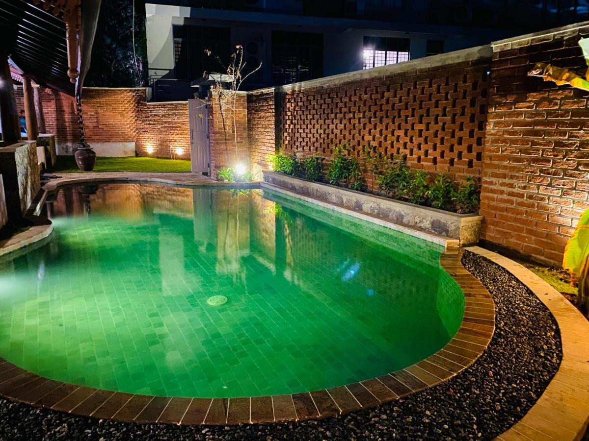 Thaprobana Villa Tangalle - Private Villa Bagian luar foto