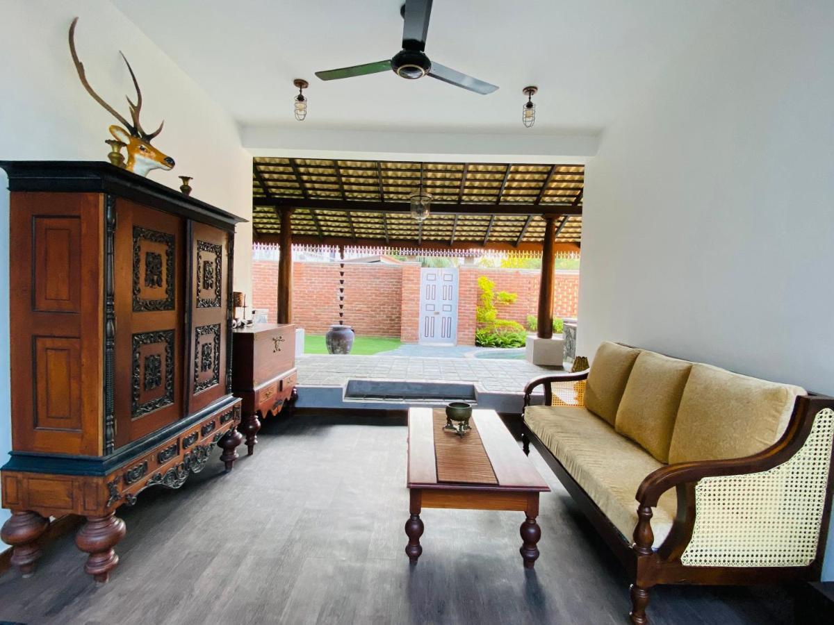 Thaprobana Villa Tangalle - Private Villa Bagian luar foto