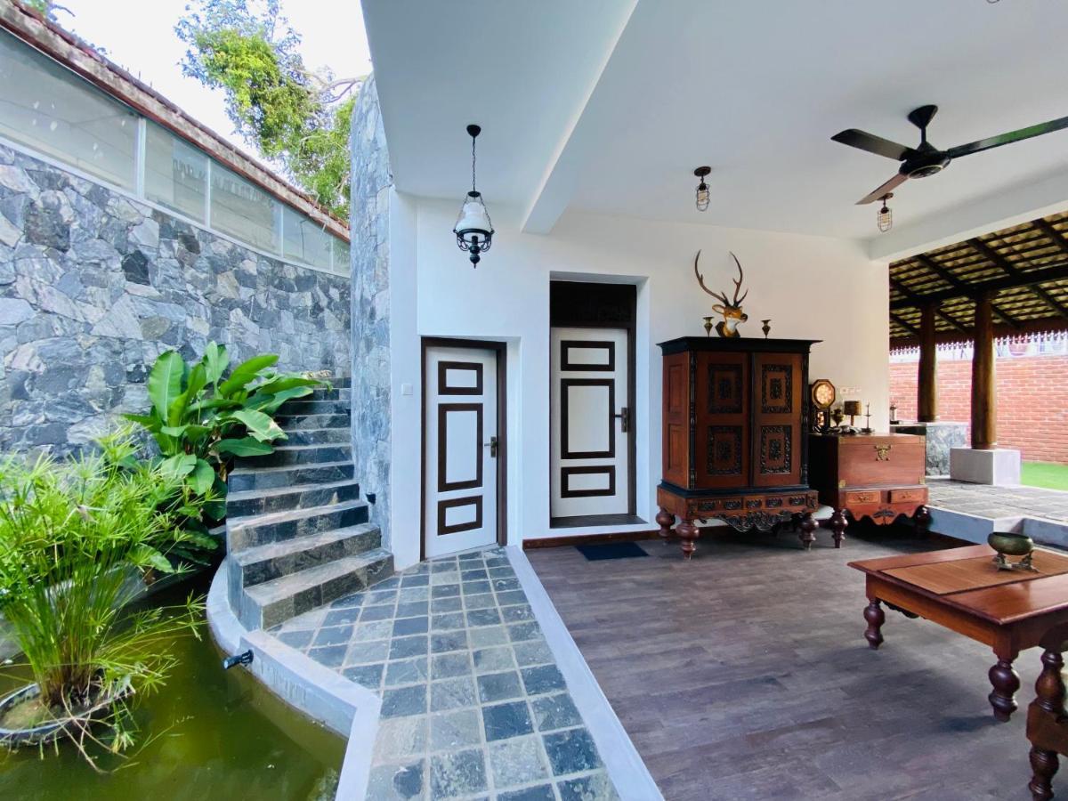 Thaprobana Villa Tangalle - Private Villa Bagian luar foto
