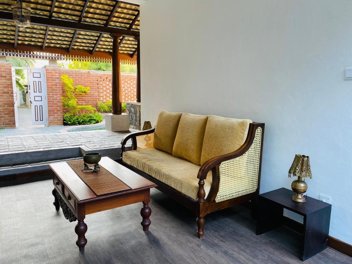 Thaprobana Villa Tangalle - Private Villa Bagian luar foto