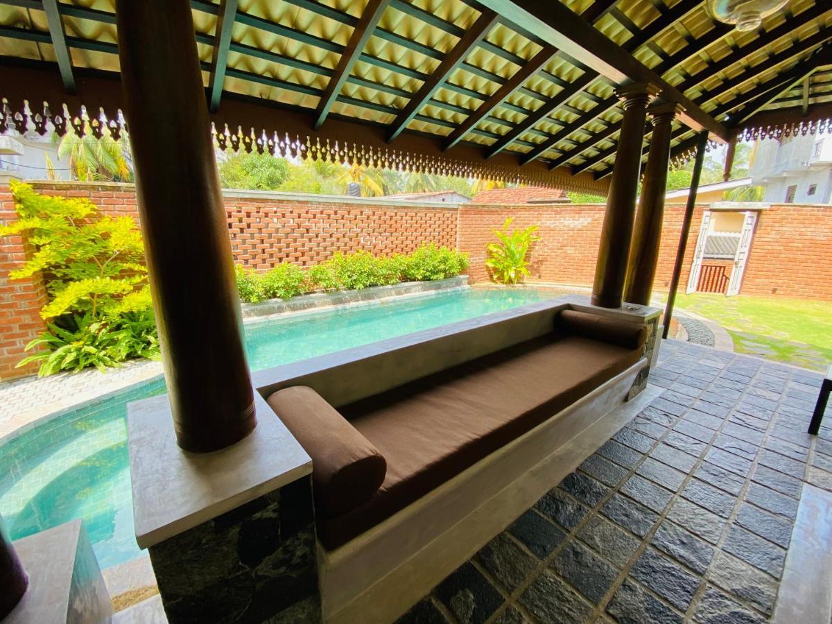 Thaprobana Villa Tangalle - Private Villa Bagian luar foto