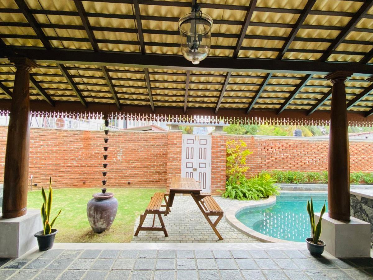 Thaprobana Villa Tangalle - Private Villa Bagian luar foto