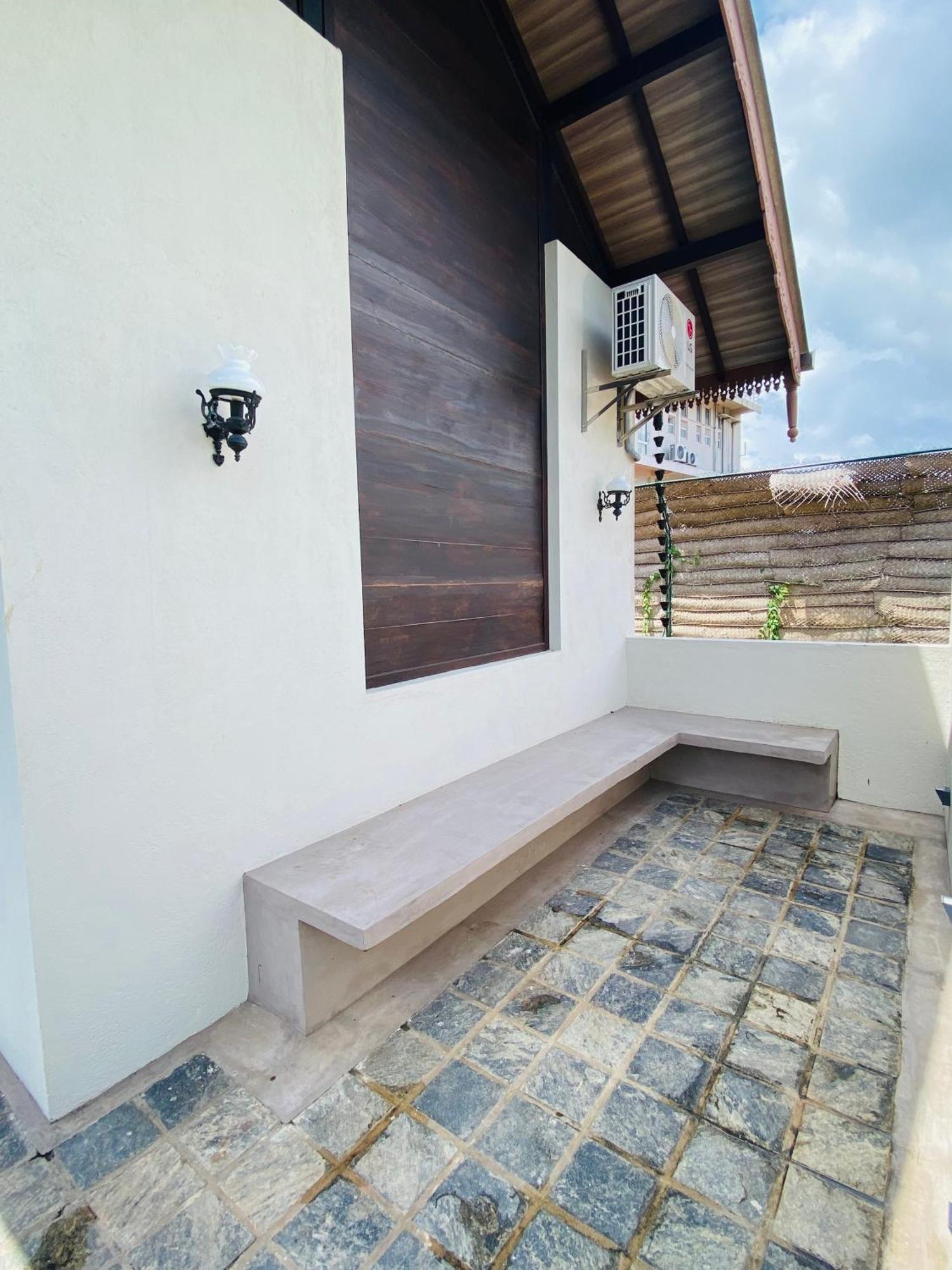 Thaprobana Villa Tangalle - Private Villa Bagian luar foto
