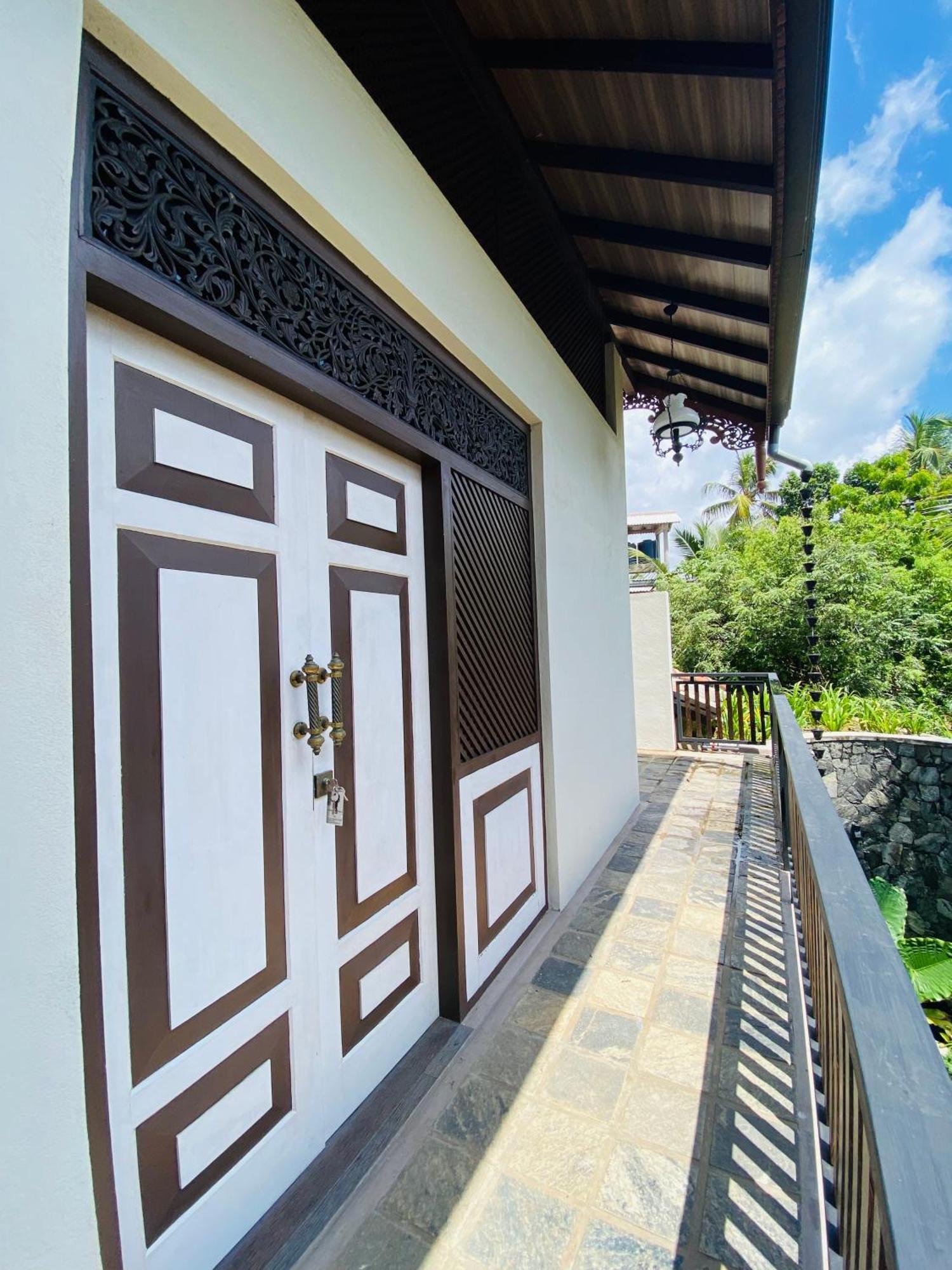 Thaprobana Villa Tangalle - Private Villa Ruang foto