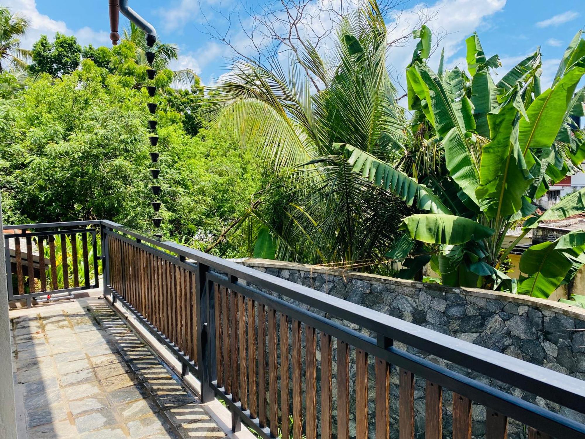 Thaprobana Villa Tangalle - Private Villa Bagian luar foto