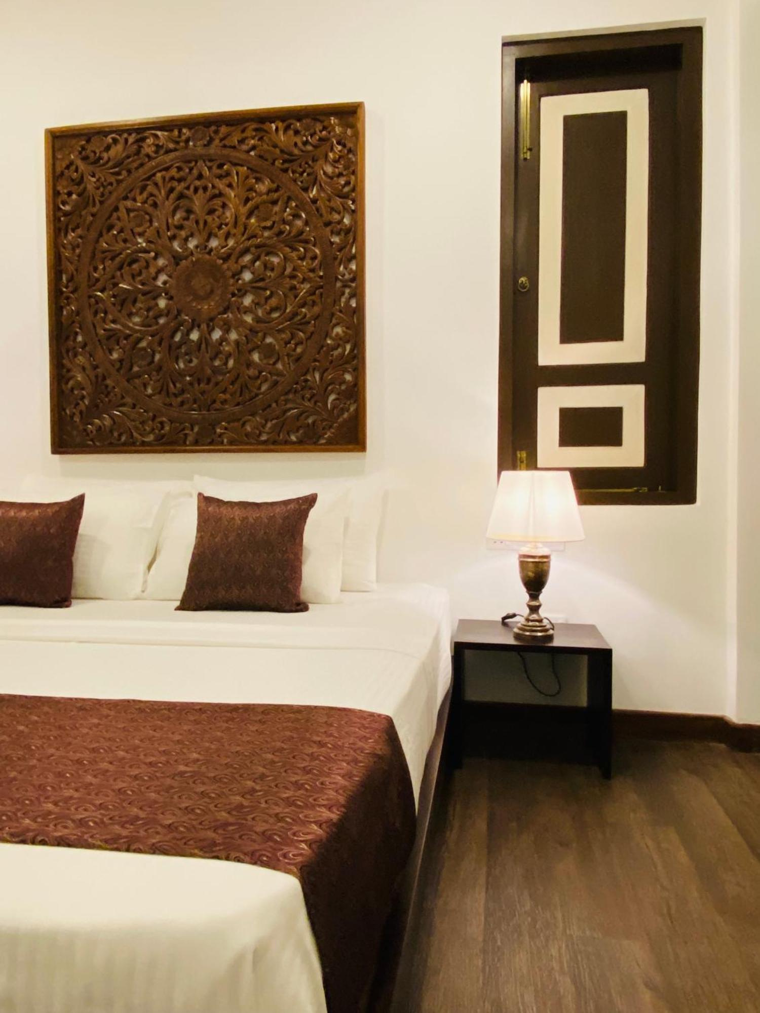 Thaprobana Villa Tangalle - Private Villa Bagian luar foto